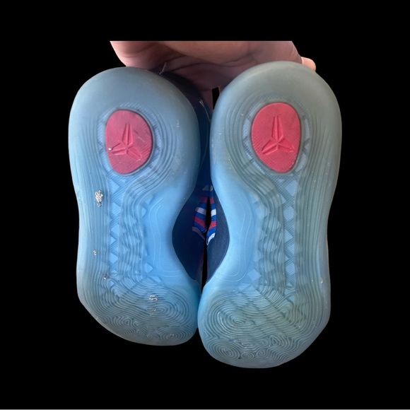 Nike Kobe Red, white and blue Weekend size 4Y - Picture 4 of 8